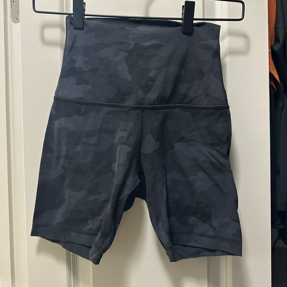 Lululemon wonder train shorts